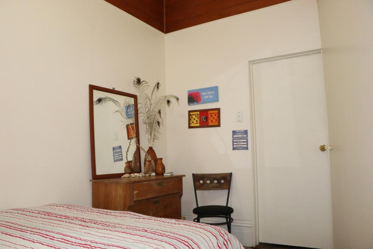 Oasis Accommodation Опотики Екстериор снимка