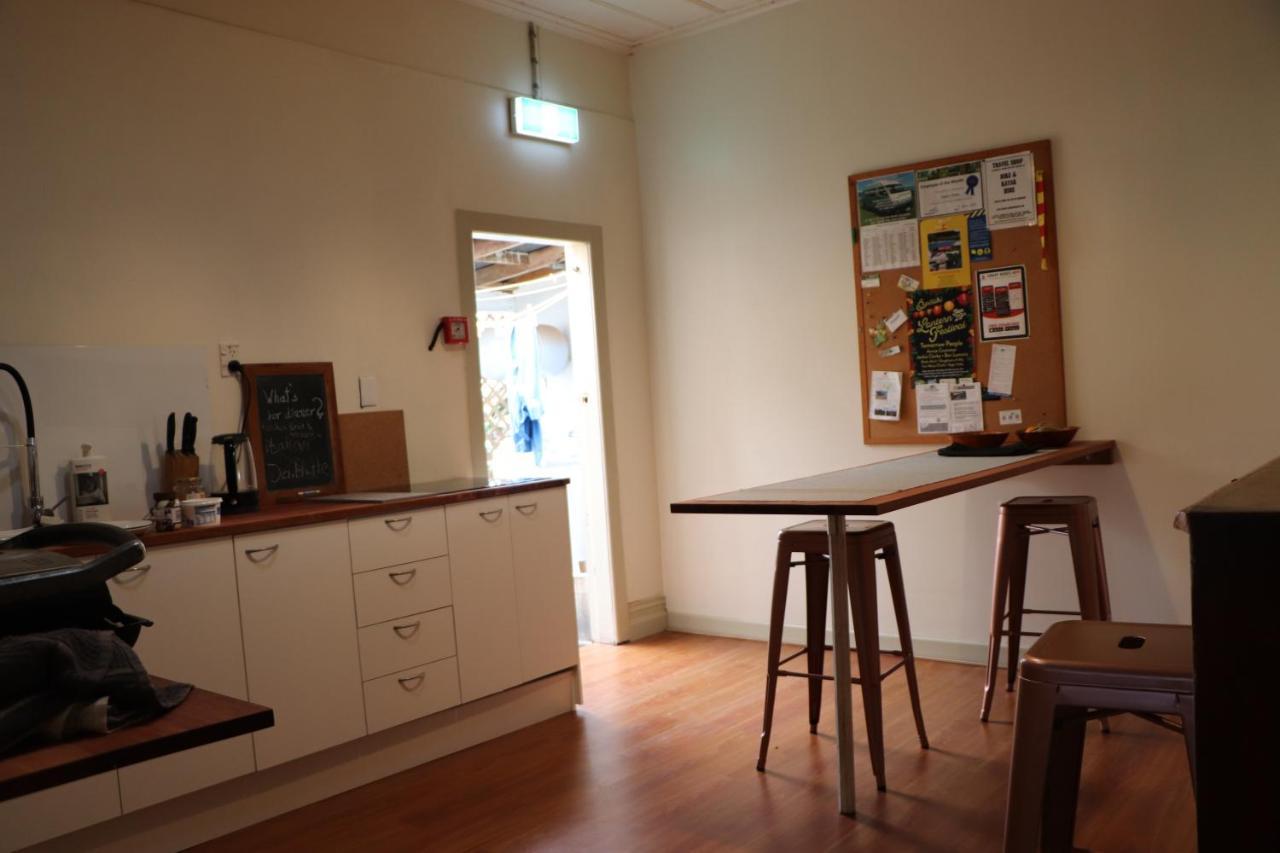 Oasis Accommodation Опотики Екстериор снимка