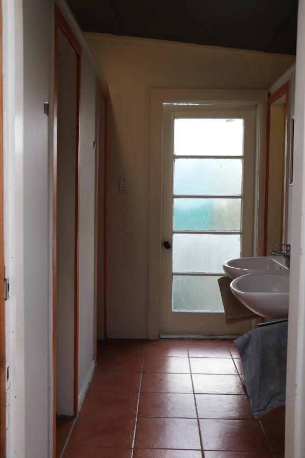 Oasis Accommodation Опотики Екстериор снимка