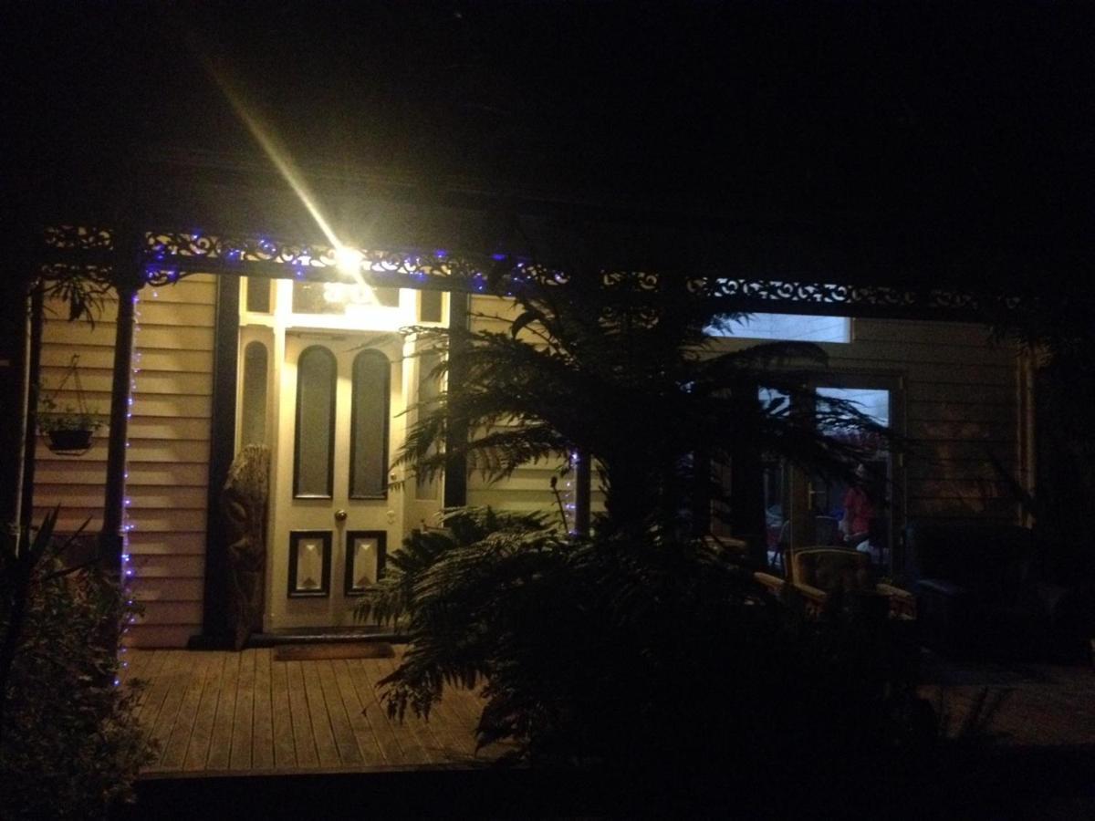 Oasis Accommodation Опотики Екстериор снимка