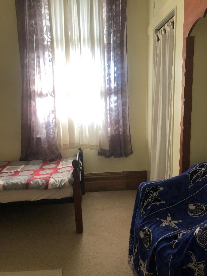 Oasis Accommodation Опотики Екстериор снимка